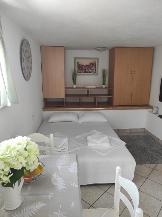 Studio Apartment Petrov Szybenik Zewnętrze zdjęcie