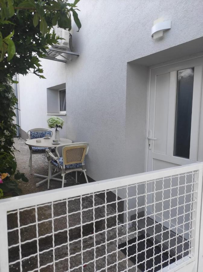 Studio Apartment Petrov Szybenik Zewnętrze zdjęcie