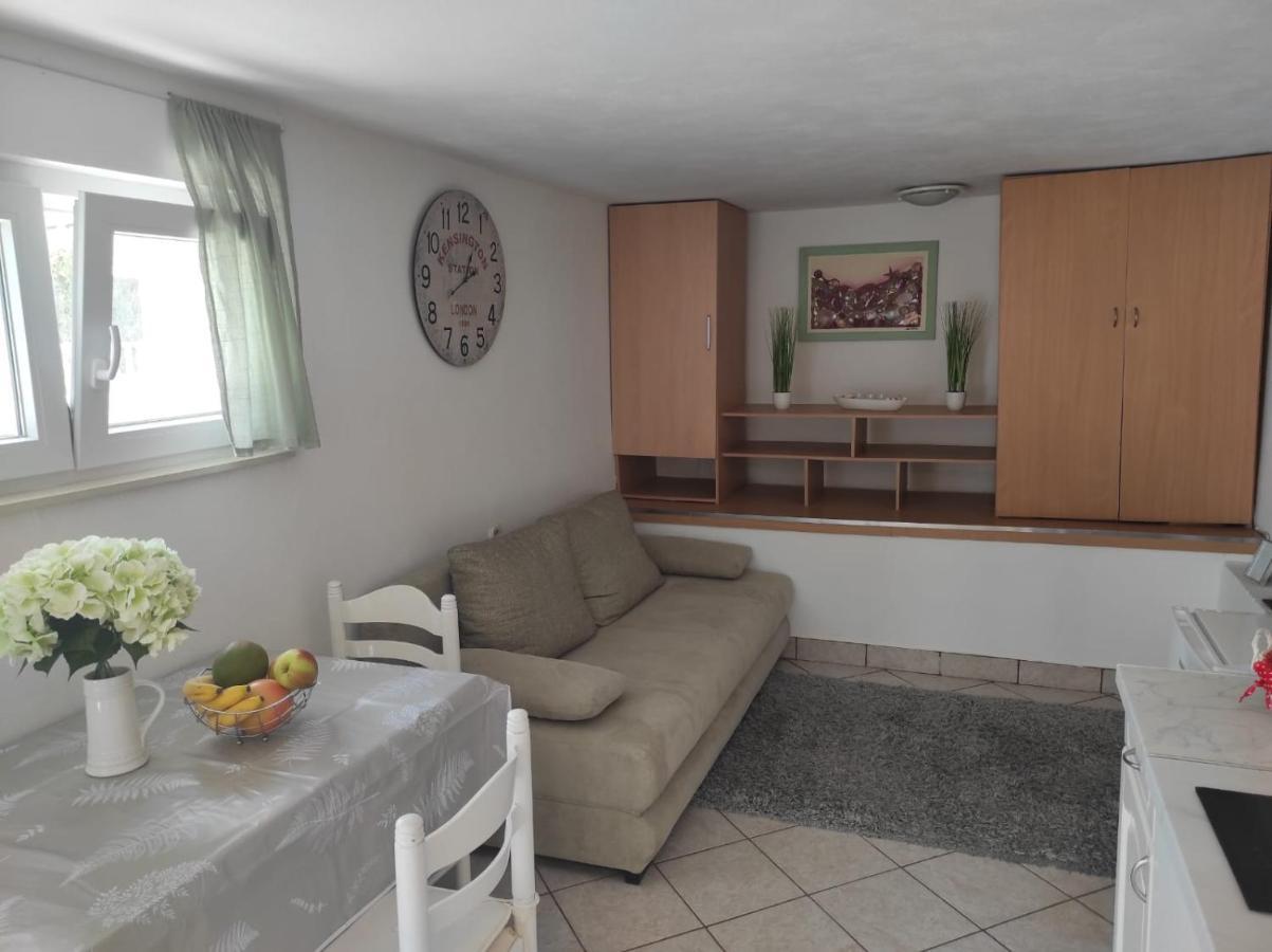 Studio Apartment Petrov Szybenik Zewnętrze zdjęcie