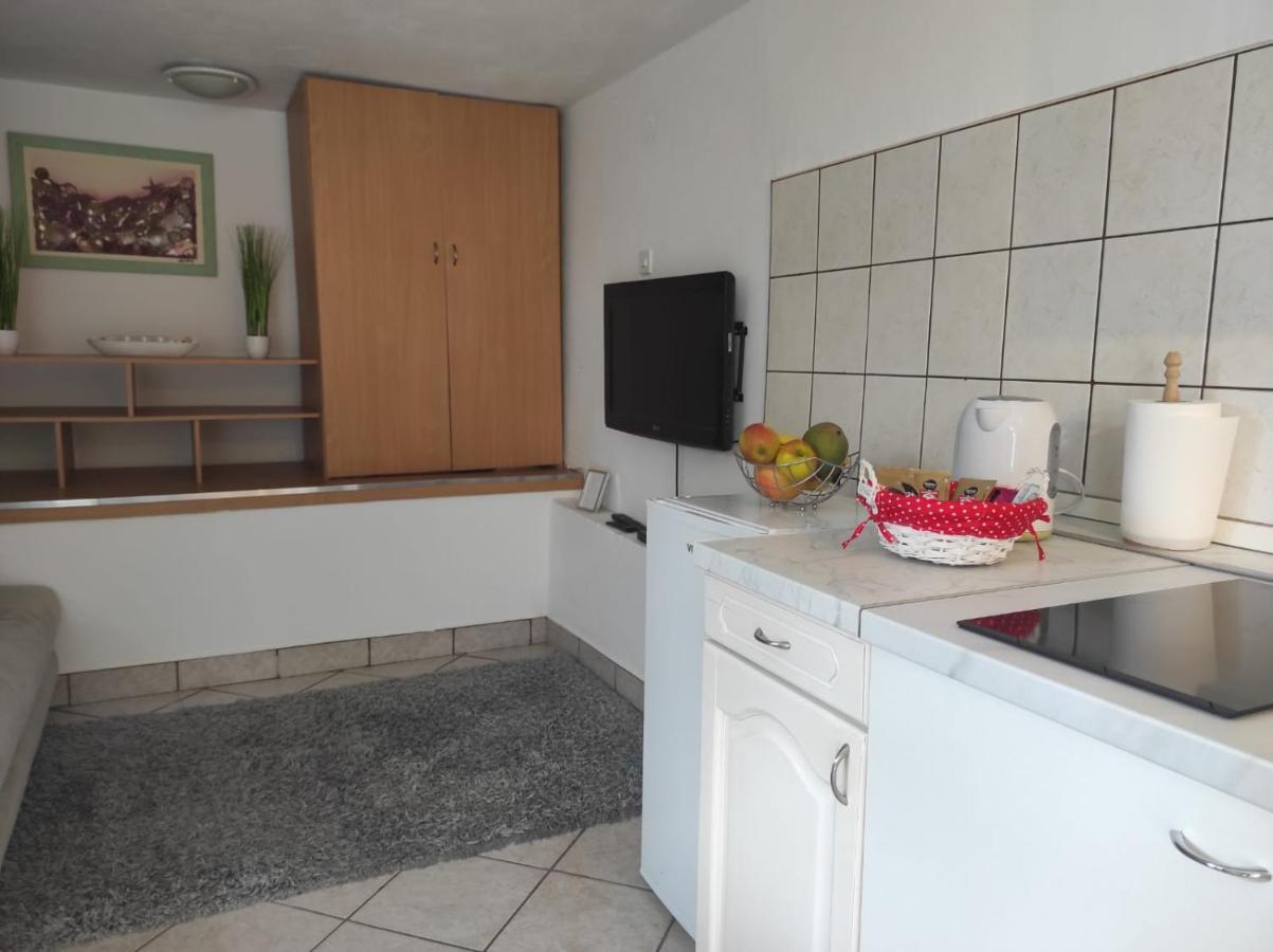 Studio Apartment Petrov Szybenik Zewnętrze zdjęcie