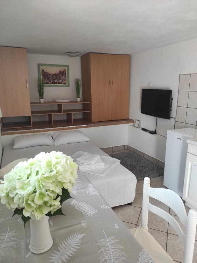 Studio Apartment Petrov Szybenik Zewnętrze zdjęcie
